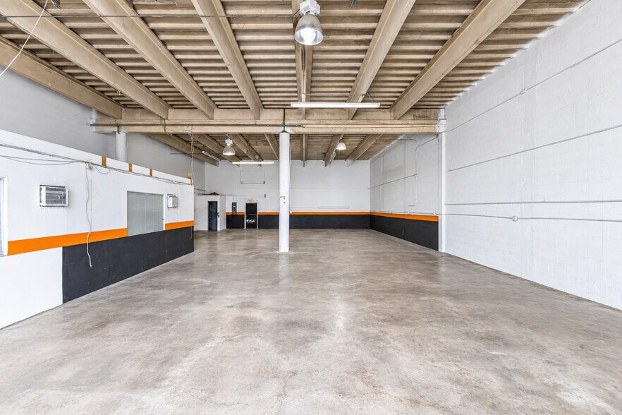 More Photos Of 1921-1959 NE 153rd St, North Miami Beach Warehouse For Sale