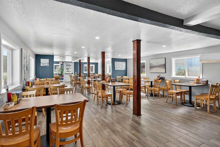 More Photos Of 765 3rd Ave, Welaka Restaurant For Sale