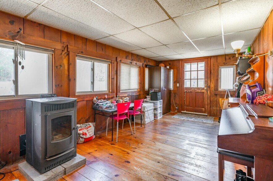 More Photos Of 54 Lowell Rd, Hudson Auto Repair For Sale