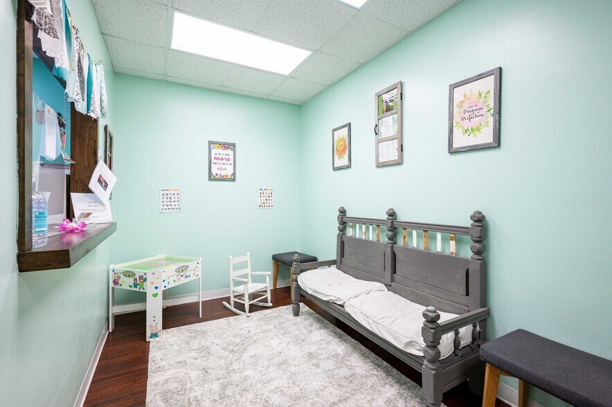 More Photos Of 6719 Gall Blvd, Zephyrhills Medical For Sale