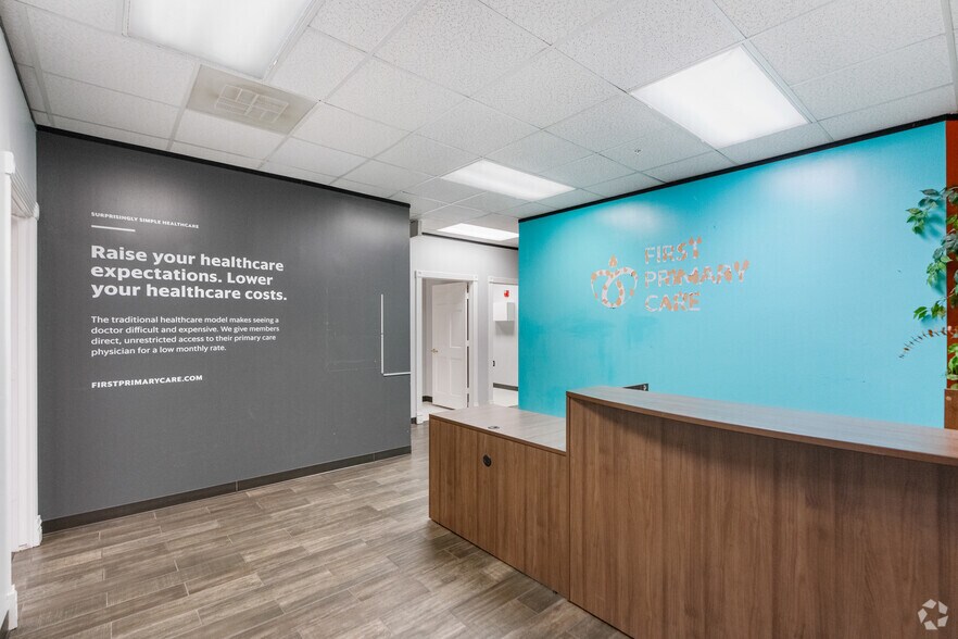 More Photos Of 8554 Katy Fwy, Houston Unknown For Lease