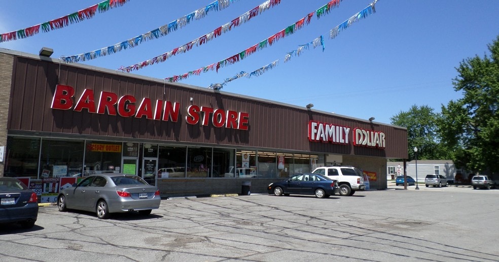 Primary Photo Of 3704 Sheffield Ave, Hammond Storefront For Sale