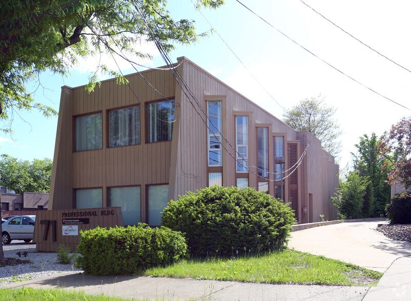 More Photos Of 71 Baker Blvd, Fairlawn Medical For Sale