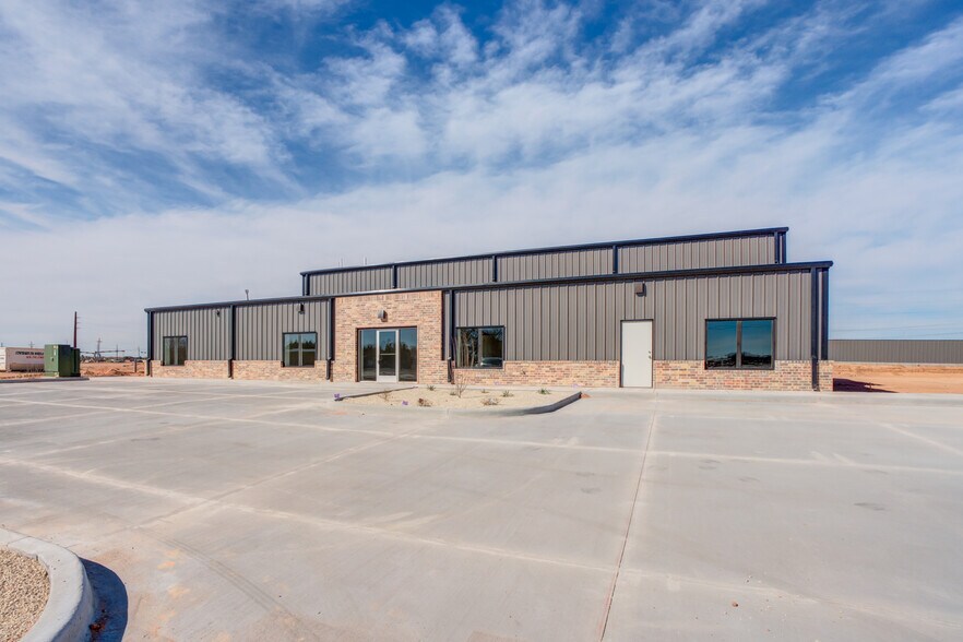 More Photos Of 3216 116th st, Lubbock Warehouse For Sale