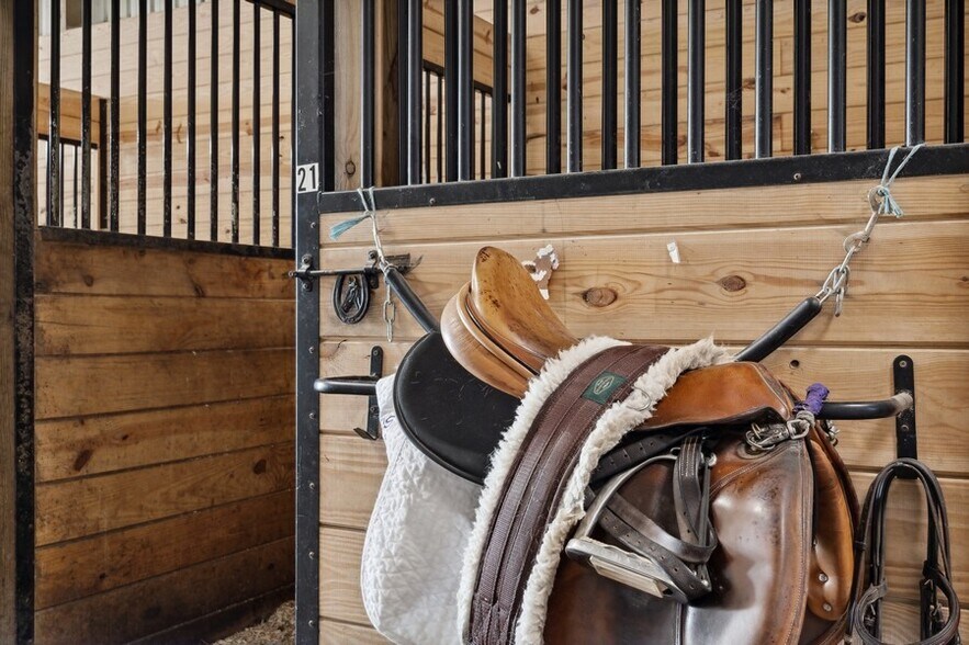 More Photos Of 1200 Cross River Dr, Riverhead Horse Stables For Sale