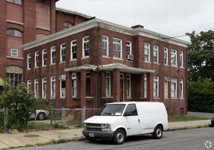 Primary Photo Of 305 Nash Rd, New Bedford Office For Lease