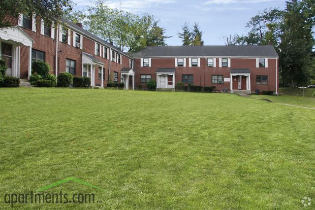 More Photos Of 35 Woodland Dr, Hartford Apartments For Sale