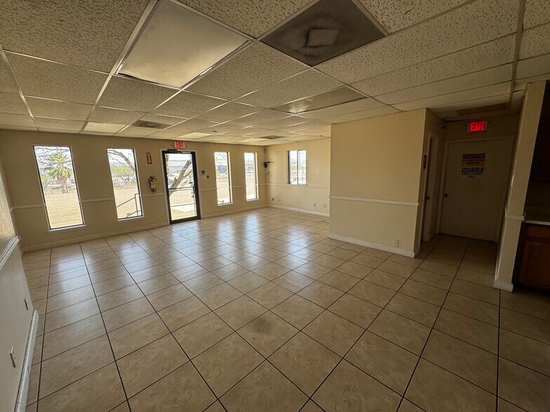 More Photos Of 14416 Import Rd, Laredo Warehouse For Lease