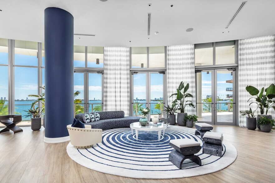 More Photos Of 2955 NE 7th Ave, Miami Storefront Retail Office For Sale