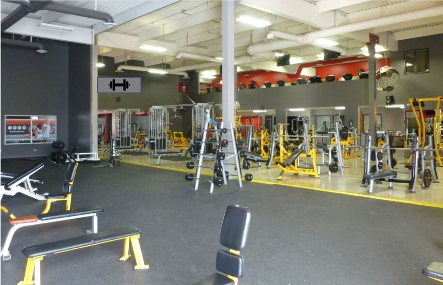 More Photos Of 2319B Taylor Dr, Red Deer Unknown For Lease