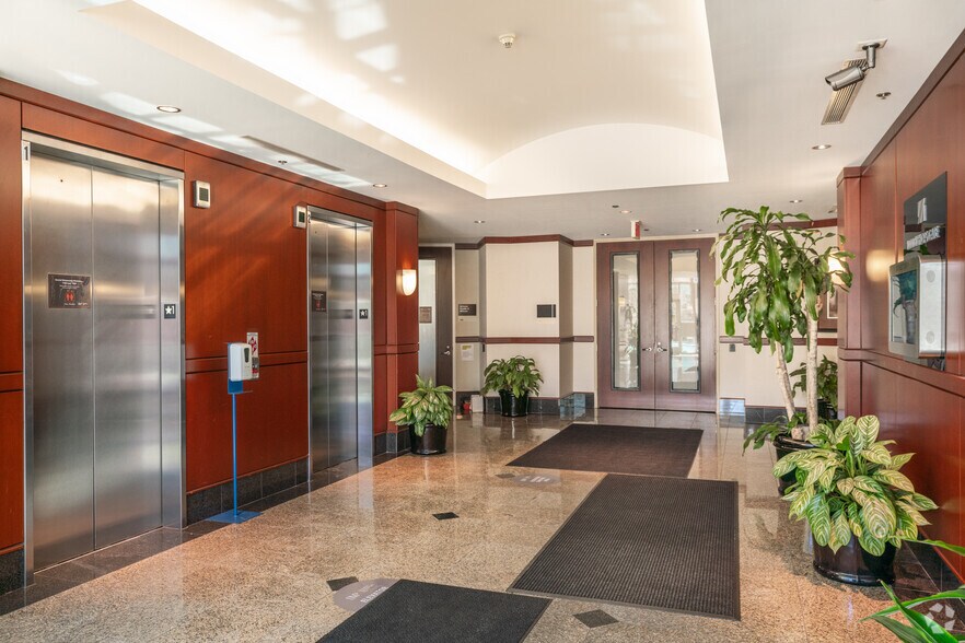 More Photos Of 1000 Bishops Gate Blvd, Mount Laurel Office For Lease