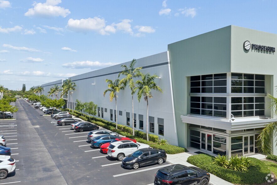 More Photos Of 600 Hillsboro Technology Dr, Deerfield Beach Unknown For Lease