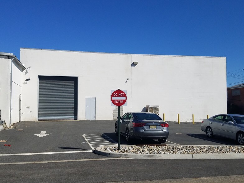 More Photos Of 59 Greenwood Ave, Midland Park Warehouse For Lease