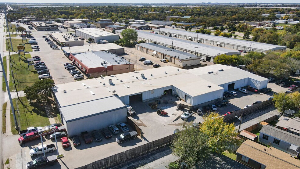 Primary Photo Of 913 N Belt Line Rd, Irving Distribution For Sale