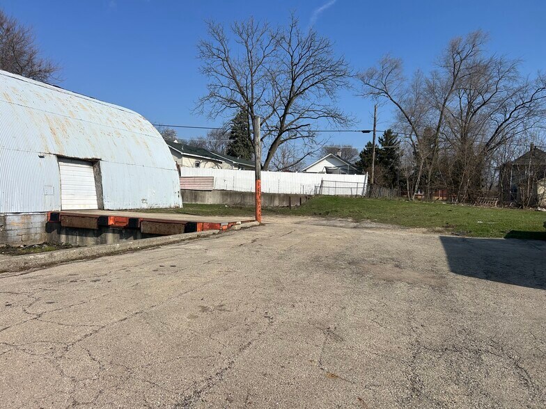 More Photos Of 1330 E New York St, Aurora Warehouse For Sale