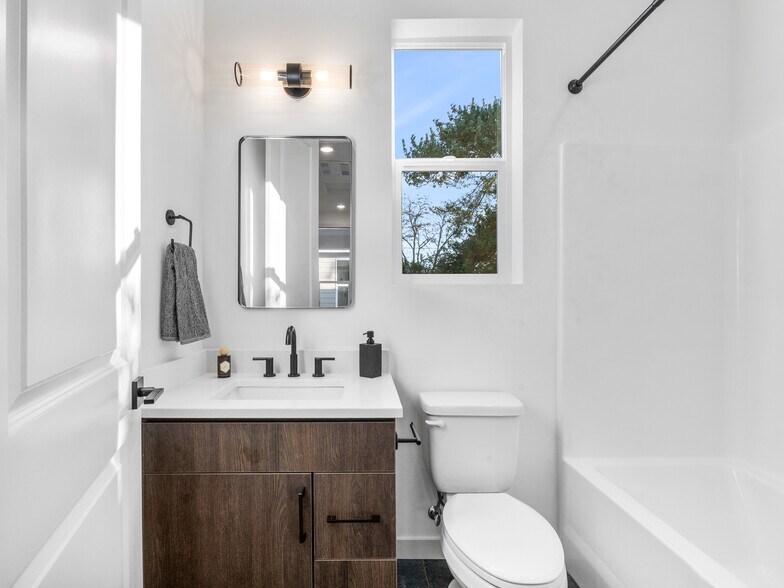More Photos Of 7468 Tolman St, Portland Multifamily For Sale