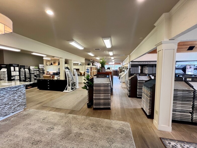 More Photos Of 7615 E Mill Plain Blvd, Vancouver General Retail For Sale