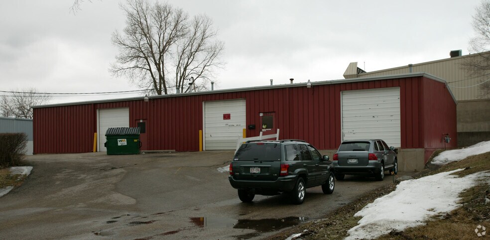 More Photos Of 2610 Seiferth Rd, Madison Warehouse For Sale