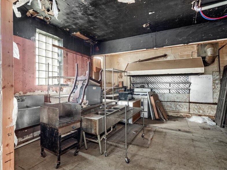 More Photos Of 134 Steuben St, Pittsburgh Restaurant For Sale