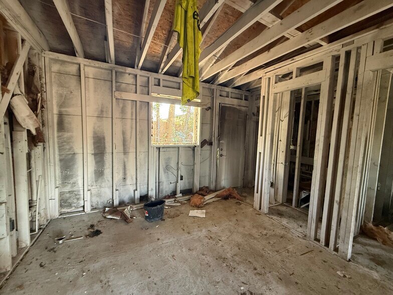 More Photos Of 2427 Carmine St, Charlotte Multifamily For Sale