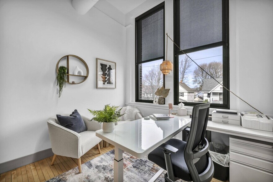 Primary Photo Of 17415 Northwood Ave, Lakewood Coworking Space