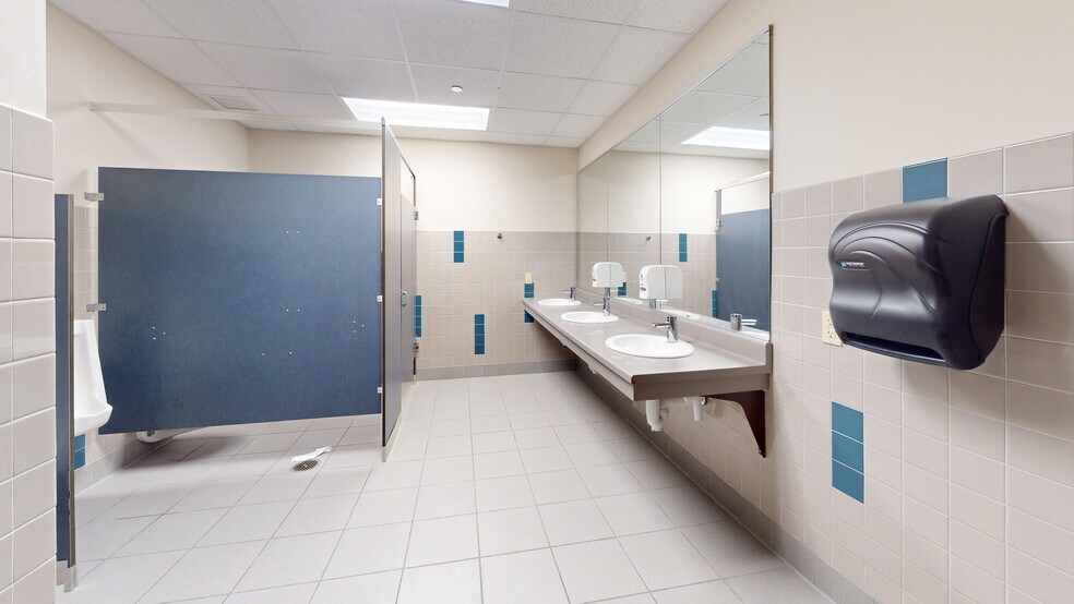 More Photos Of 900 State St, Erie Office For Sale