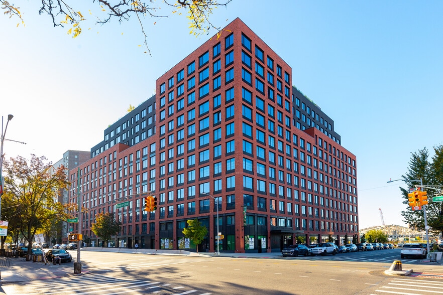 Primary Photo Of 40 Bruckner Blvd, Bronx Apartments For Lease