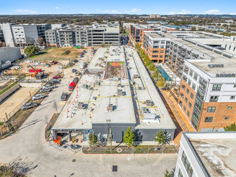 More Photos Of 4323 S Congress Ave, Austin Storefront For Sale