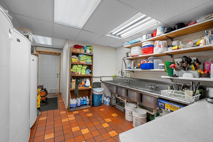 More Photos Of 326 Main St, Wausaukee Bowling Alley For Sale