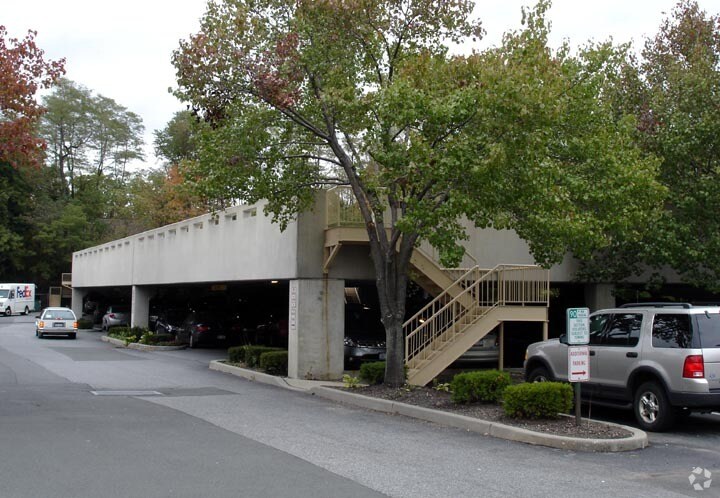 More Photos Of 1-25 Perlman Dr, Spring Valley Coworking Space