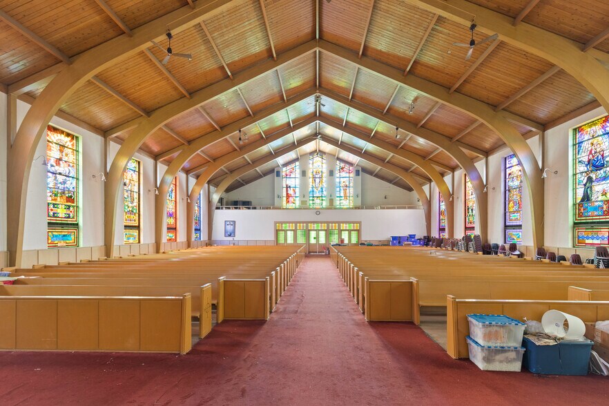 More Photos Of 266 Antoine St, Wyandotte Religious Facility For Lease