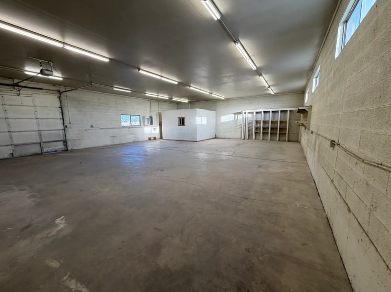 More Photos Of 589 N Geneva Rd, Lindon Warehouse For Sale