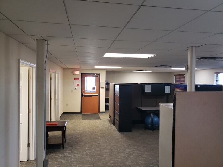 More Photos Of 420 Halliburton Dr, Williston Industrial For Lease