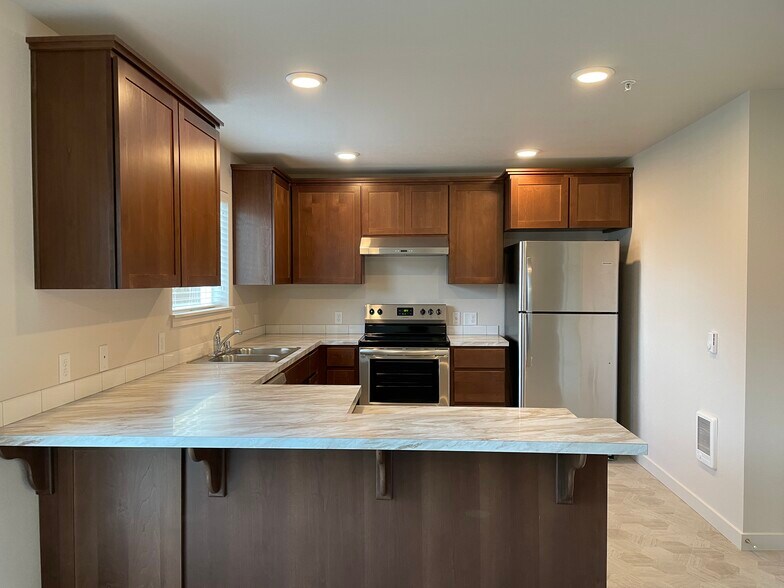 More Photos Of 219-221 SE Clark Ave, Battle Ground Apartments For Sale