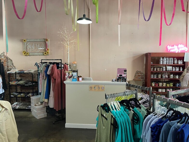 221 Trenton St, West Monroe, LA 71291 Retail For Lease