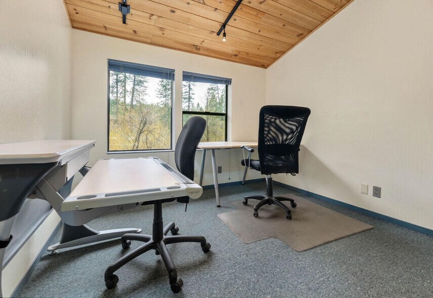 More Photos Of 870 Gold Flat Rd, Nevada City Research And Development For Lease