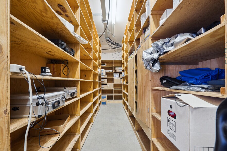 More Photos Of 512 Jefferson Street, Waterloo Office Residential For Sale