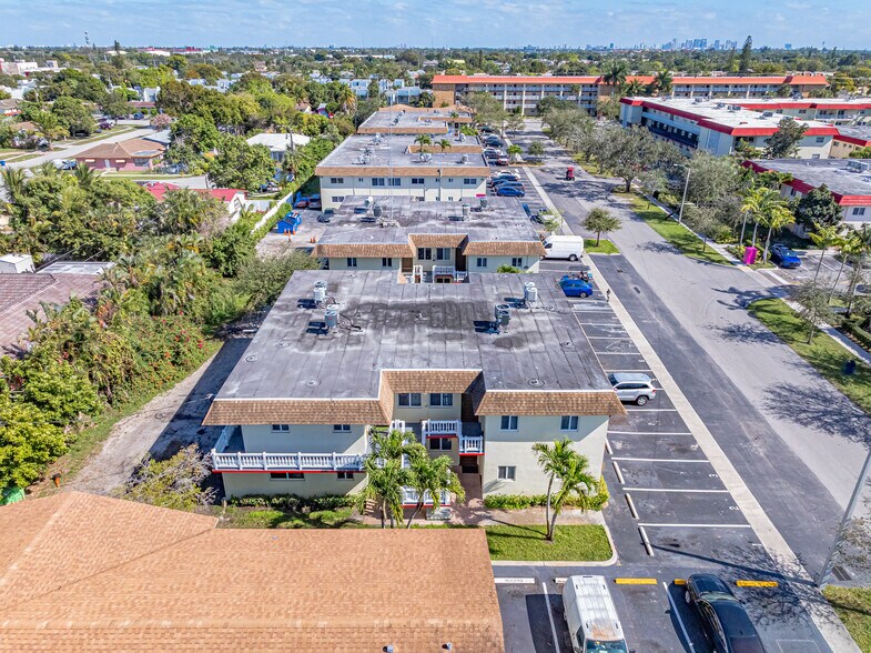 More Photos Of 5971 NW 17th Pl, Sunrise Apartments For Sale