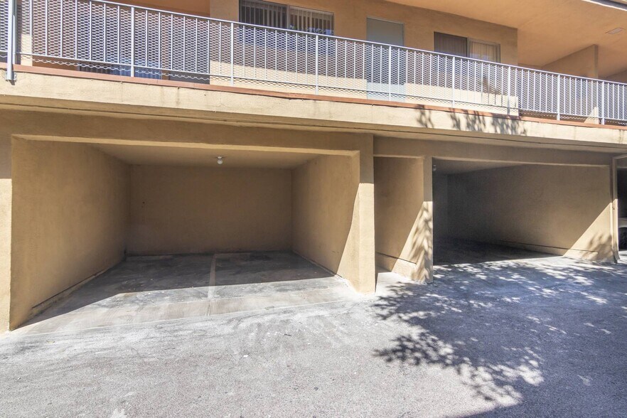 More Photos Of 8523 Etiwanda Ave, Northridge Apartments For Sale
