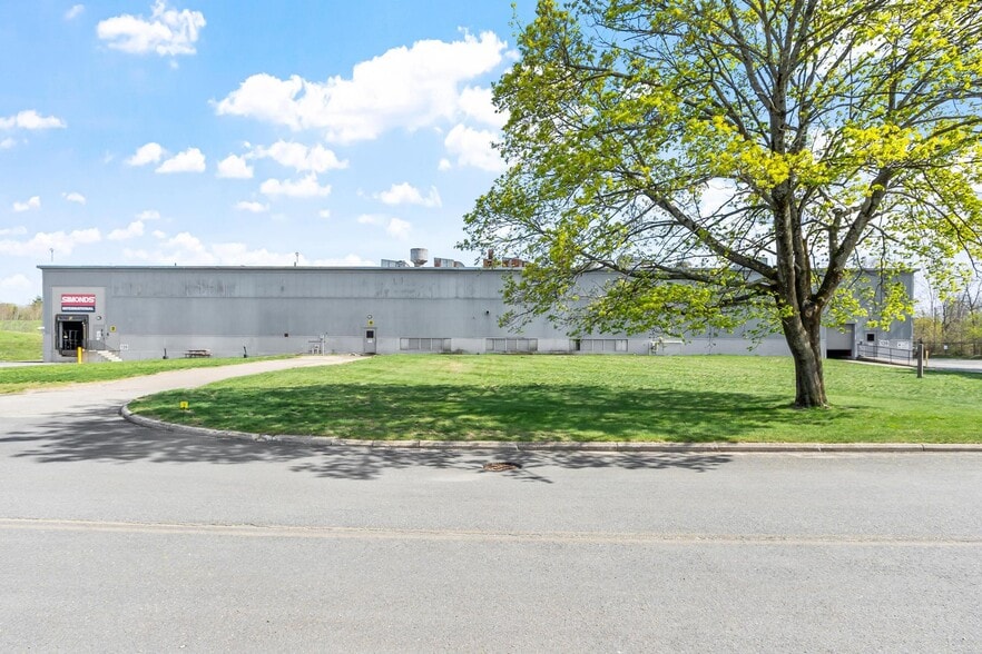 More Photos Of 139 Intervale Rd, Fitchburg Manufacturing For Sale