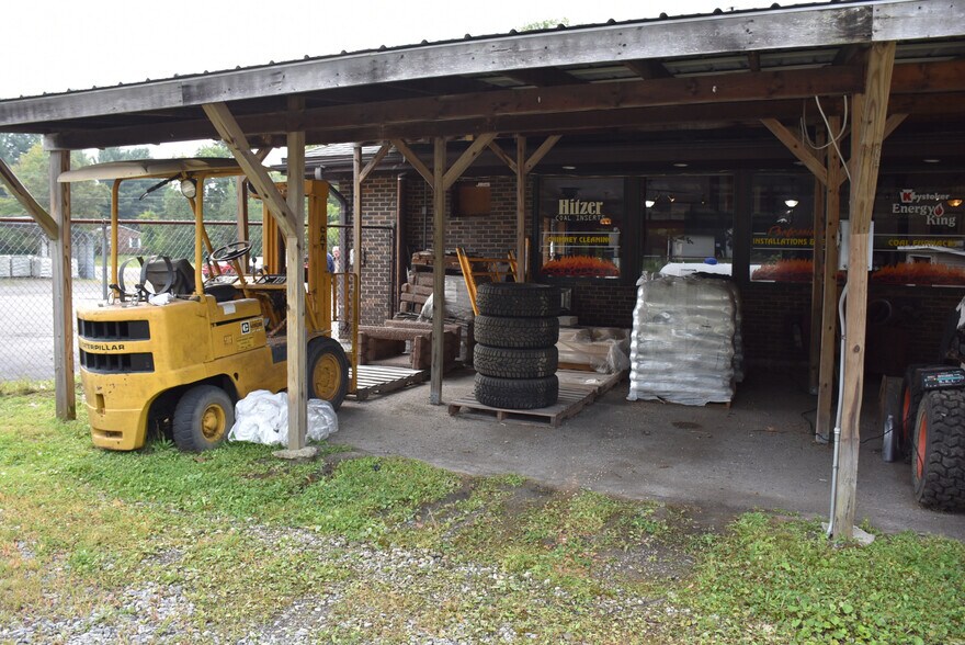 More Photos Of 17275 Shreve Run Rd, Pleasantville General Retail For Sale