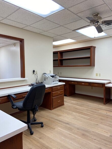 More Photos Of 910 S Bryant Ave, Edmond Medical For Sale