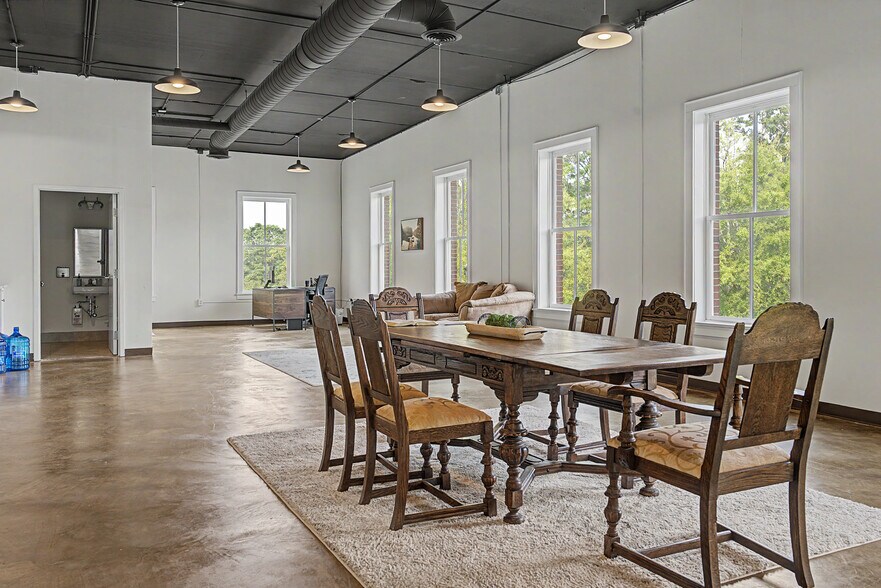 More Photos Of 1430 Capital Ave, Watkinsville Storefront Retail Office For Sale