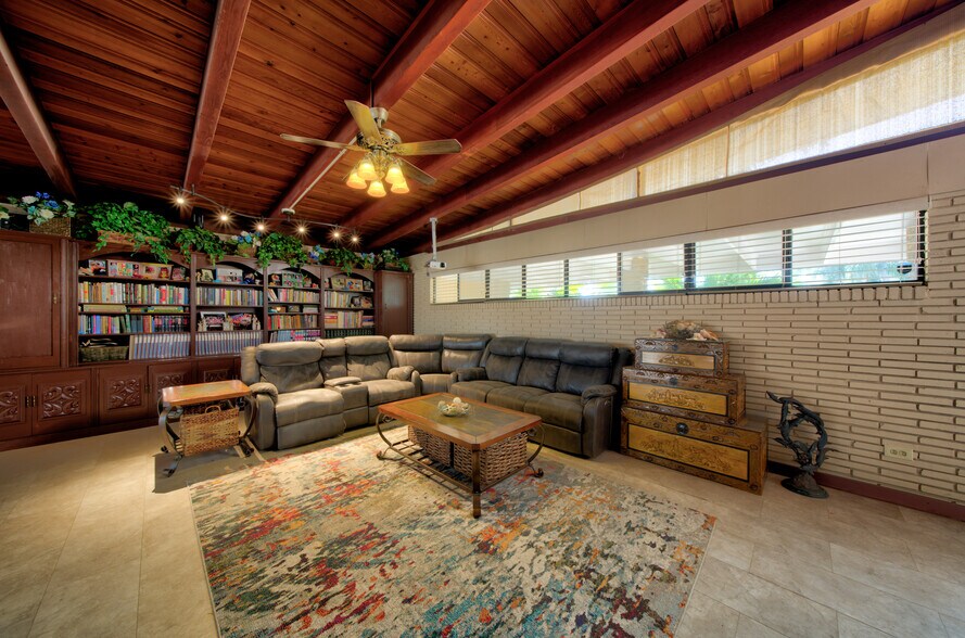More Photos Of 5635 7th Ave N, Saint Petersburg Land For Sale