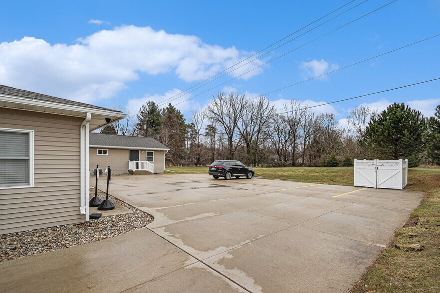 More Photos Of 4744 Beckley Rd, Battle Creek Office Residential For Sale