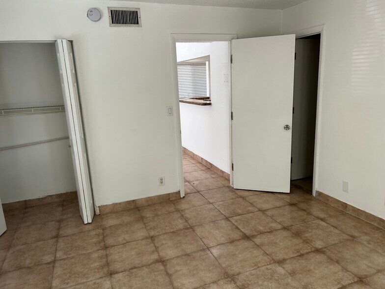 More Photos Of 1111 SW 4th St, Fort Lauderdale Apartments For Sale