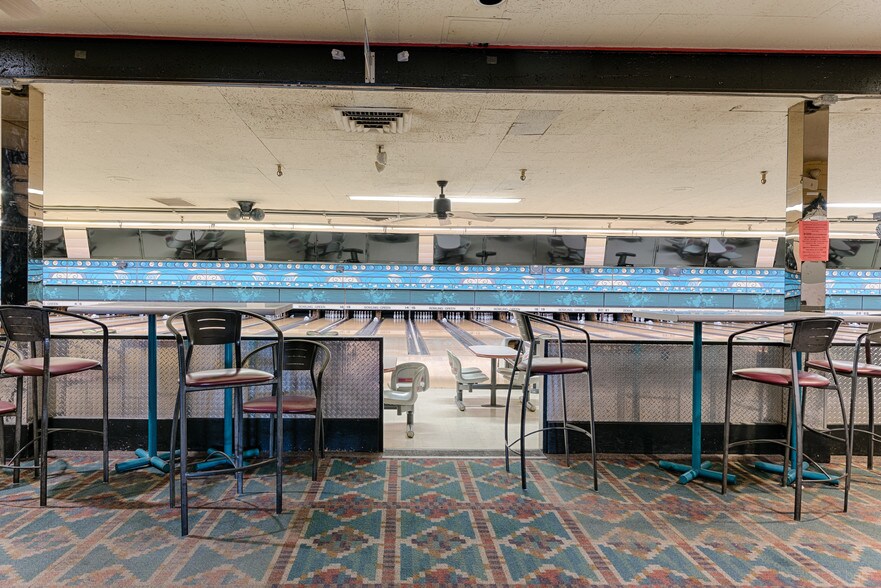 More Photos Of 243 W Roosevelt Rd, West Chicago Bowling Alley For Lease