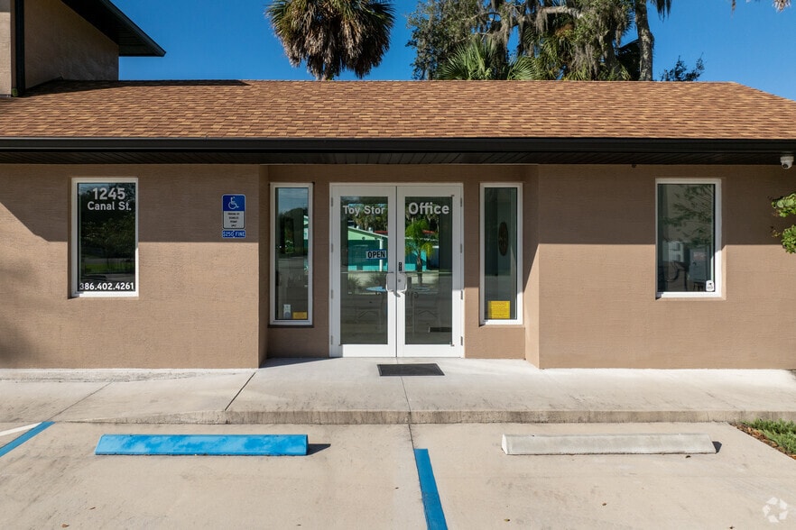 More Photos Of 1245 Canal St, New Smyrna Beach Self Storage For Lease