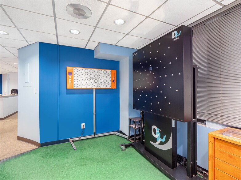 More Photos Of 157 E 72nd St, New York Apartments For Sale