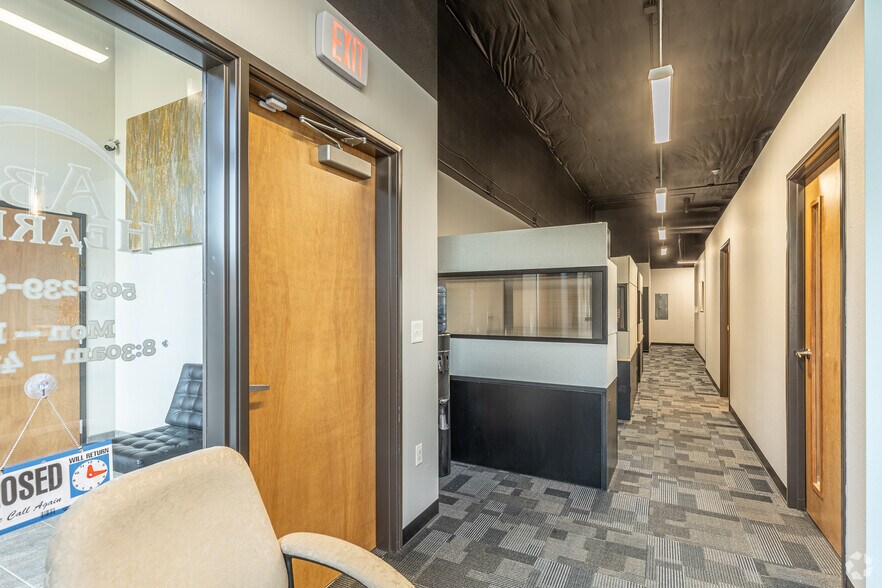 More Photos Of 512-514 7th St, Oregon City Medical For Sale